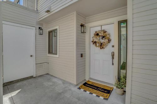 2417 Groveview Ct, Richmond, CA, 94806-5239 | Card Image