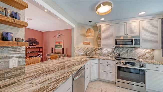 225 Woodland Dr, Condo with 2 bedrooms, 2 bathrooms and null parking in OSPREY FL | Image 5