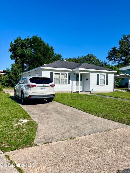 186 Summer Pl, Biloxi, MS, 39530-3536 | Card Image