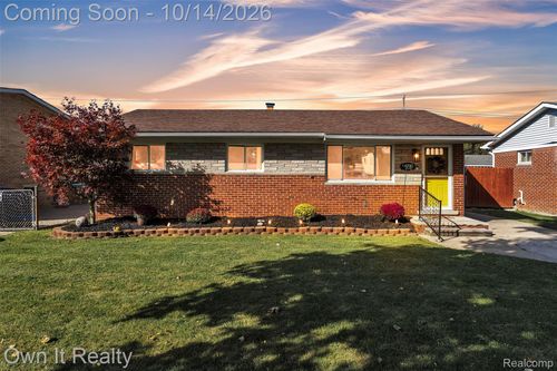 14220 Navarre St, Gibraltar, MI, 48173-9443 | Card Image