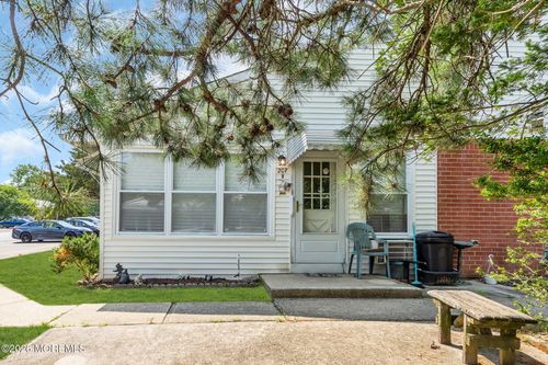 207B Laurel Pl, Whiting, NJ, 08759-3074 | Card Image