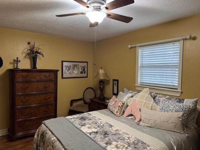 245 E Clover St, House other with 3 bedrooms, 2 bathrooms and 2 parking in Bridge City TX | Image 16
