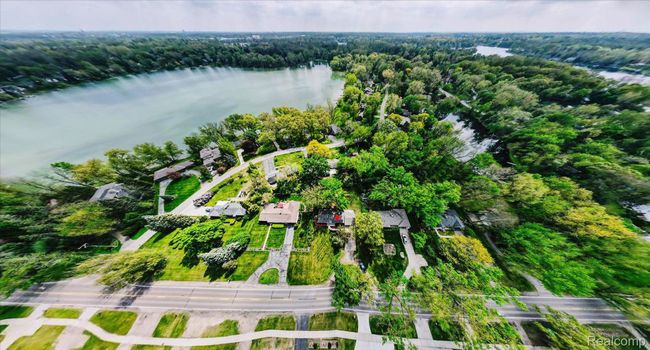 2365 Middlebelt Rd, House other with 4 bedrooms, 2 bathrooms and null parking in West Bloomfield MI | Image 52