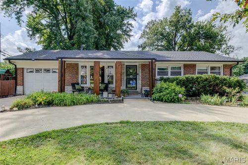20 Alpha Dr, Florissant, MO, 63031-6762 | Card Image