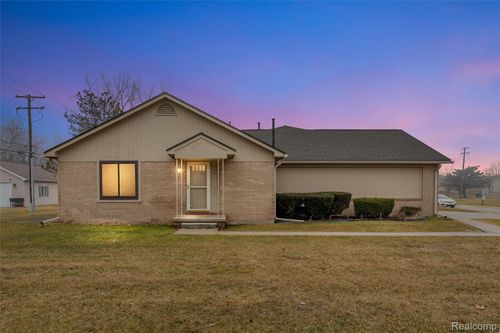 31896 Cristina Dr, Roseville, MI, 48066-1262 | Card Image