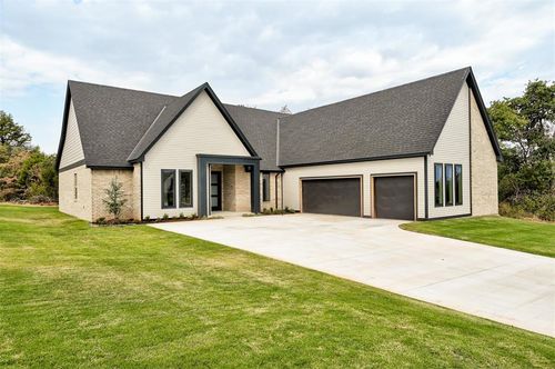 4617 Maple Ridge Ln, Edmond, OK, 73013 | Card Image