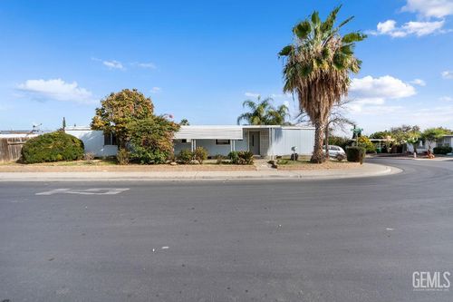 5220 Silver Springs Ln, Bakersfield, CA, 93313-2723 | Card Image