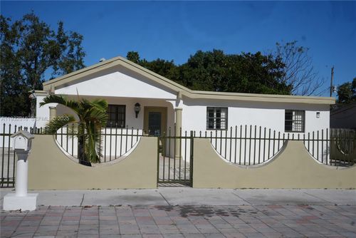 3285 Nw 97th St, Miami, FL, 33147-2232 | Card Image