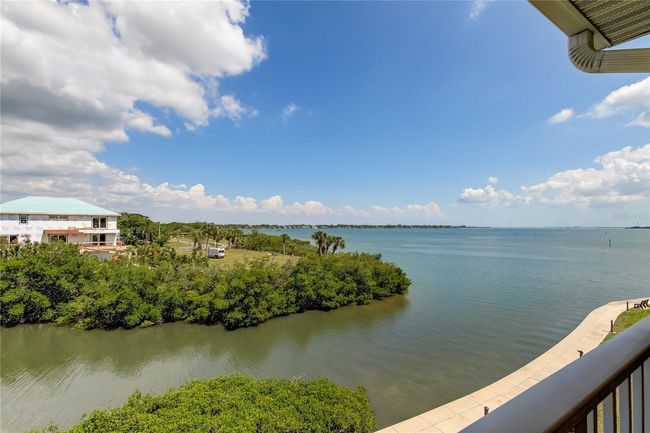 Balcony Waterviews of the bay | Image 47