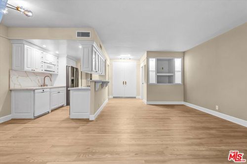 apt-119-1131 Alta Loma Rd, West Hollywood, CA, 90069-2426 | Card Image