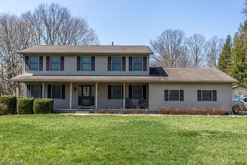 900 Mcarthur Dr, Girard, OH, 44420-2456 | Card Image