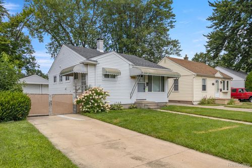 29014 Block St, Garden City, MI, 48135-2433 | Card Image