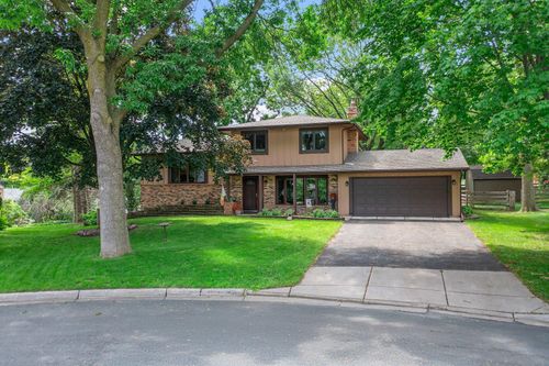 9009 44th Cir N, New Hope, MN, 55428-4701 | Card Image