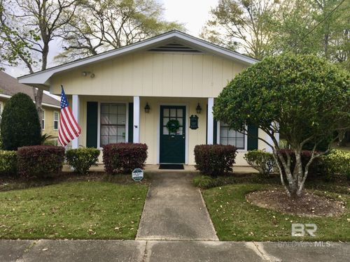207 Blackburn Ave, Bay Minette, AL, 36507-4843 | Card Image