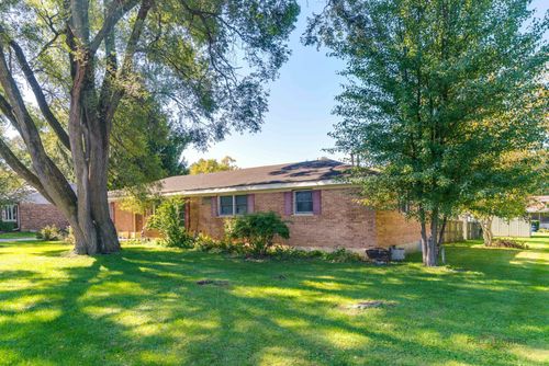 6703 Hawthorne Drive, Cary, IL, 60013 | Card Image