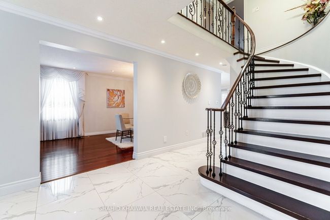 520 Ceremonial Dr, House other with 4 bedrooms, 3 bathrooms and 3 parking in Mississauga ON | Image 7