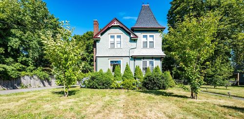 640 Gardners Neck Rd, Swansea, MA, 02777-2623 | Card Image