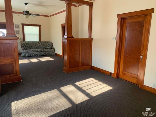 708 S Cedar St, House other with 3 bedrooms, 3 bathrooms and null parking in Abilene KS | Image 6