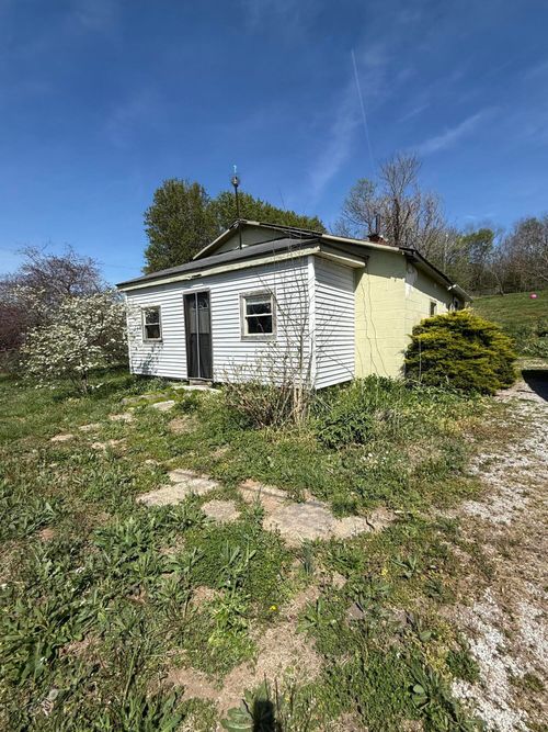 2065 Cartersville Rd, Paint Lick, KY, 40461-9020 | Card Image