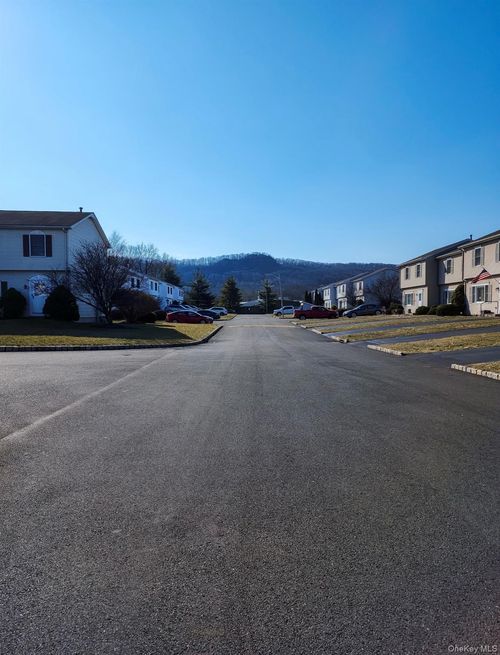 104 Zugibe Ct, West Haverstraw, NY, 10993-1243 | Card Image