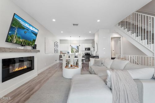 5664 Hazeltine Ave, Van Nuys, CA, 91401 | Card Image