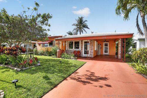 220 Nw 48th St, Oakland Park, FL, 33309-4063 | Card Image
