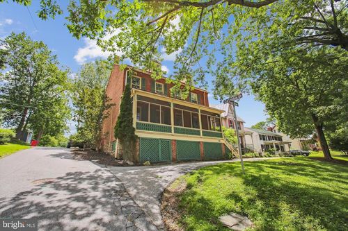 501 Park Row Pl, HARPERS FERRY, WV, 25425-1450 | Card Image