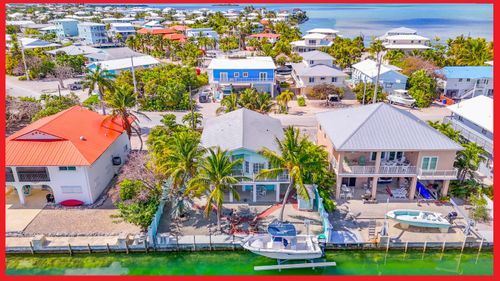 667 Caribbean Dr E, Summerland Key, FL, 33042-4843 | Card Image