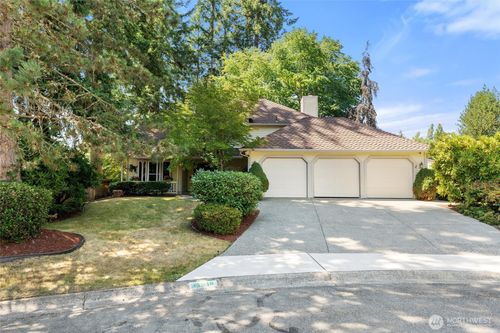 24218 Se 42nd Pl, Sammamish, WA, 98029-7516 | Card Image