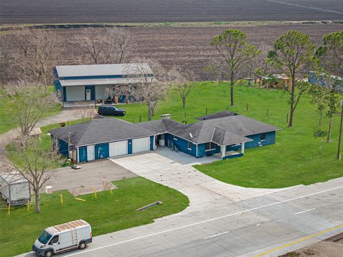 28539 Highway 36, Damon, TX, 77430-8330 | Card Image