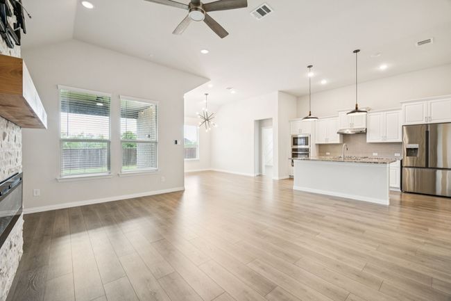 1339 Coronado Ct, House other with 3 bedrooms, 2 bathrooms and null parking in Justin TX | Image 6