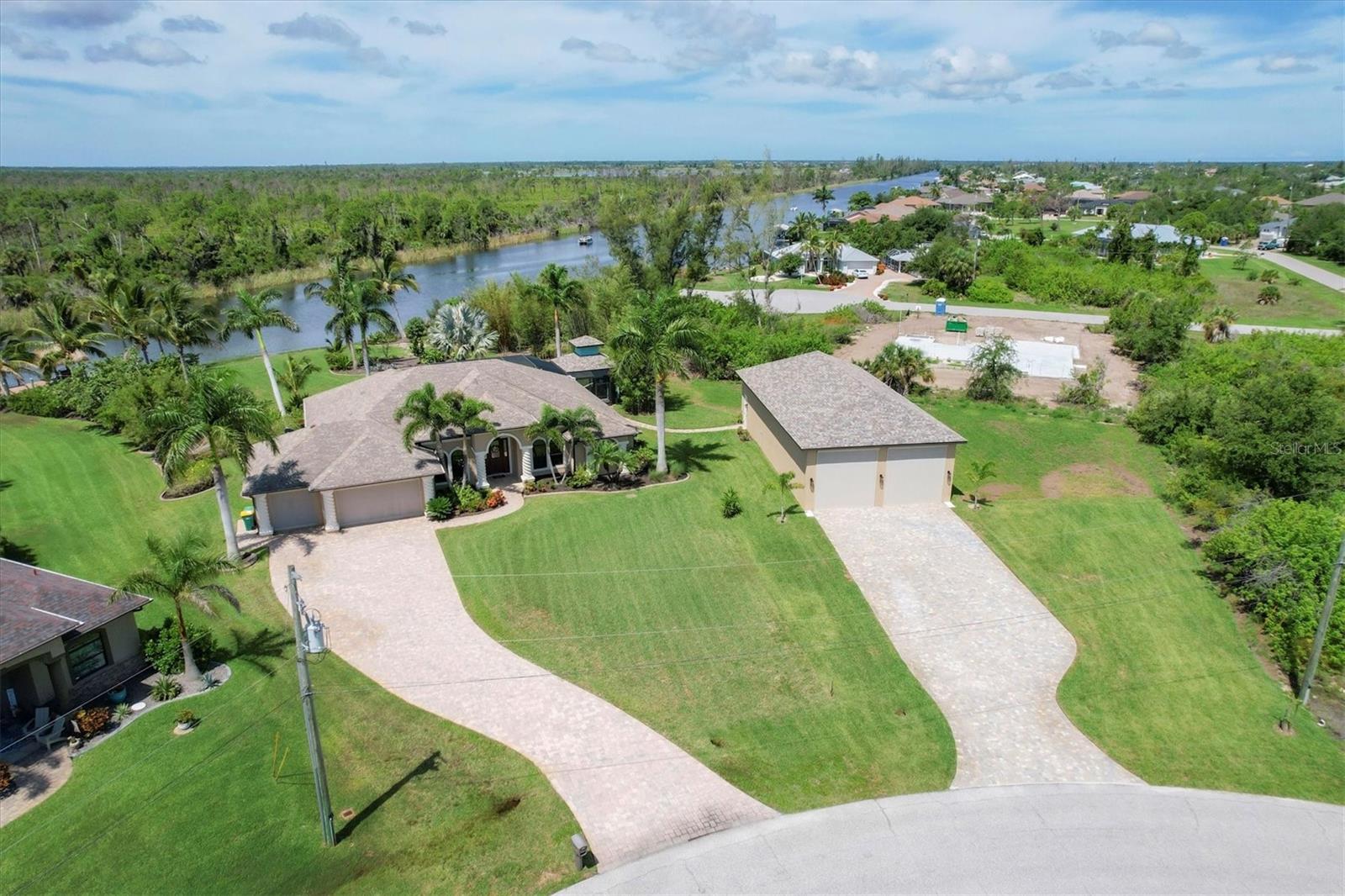Hillwood Dr, Port Charlotte, FL 33981