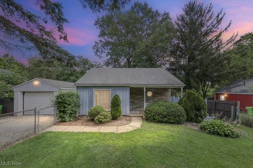 768 Northwest Ave, Tallmadge, OH, 44278-1256 | Card Image