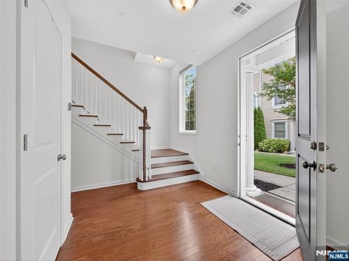 27 Roosevelt Dr, Wood Ridge, NJ, 07075-2500 | Card Image