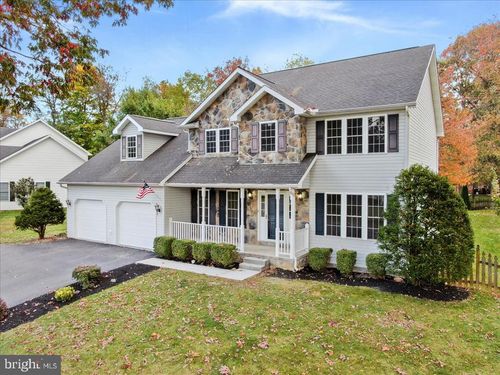 423 Bradley Ln, SHIPPENSBURG, PA, 17257-8406 | Card Image