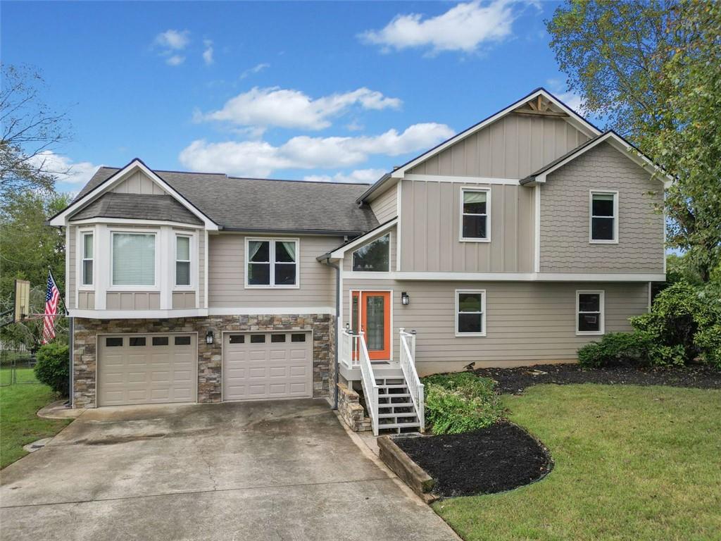 Hummingbird Dr, Canton, GA 30115