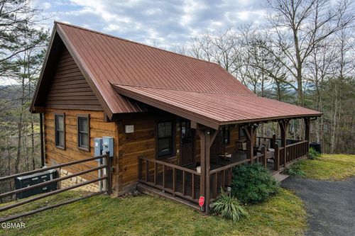 2039 Piney Overlook Ln, Sevierville, TN, 37862-7435 | Card Image