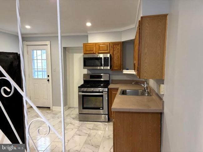 855 Cumberland St, Townhouse with 2 bedrooms, 2 bathrooms and null parking in GLOUCESTER CITY NJ | Image 6