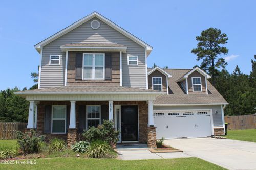 822 Dynasty Dr, Jacksonville, NC, 28546-6406 | Card Image