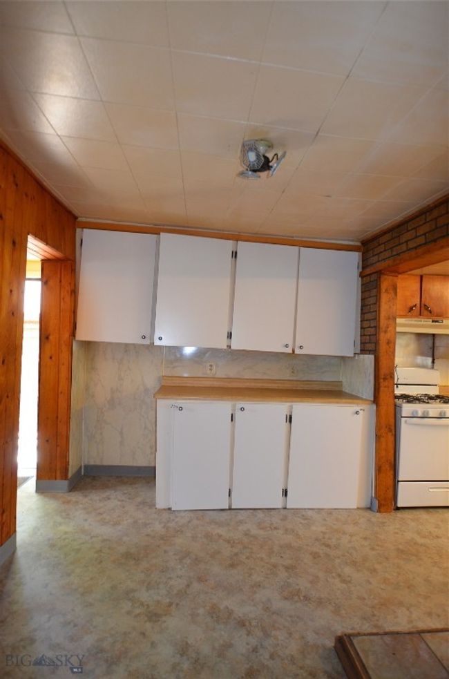 Extra work area kitchen | Image 16