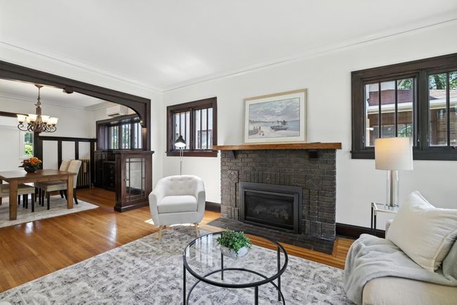 Gas burning fireplace | Image 6