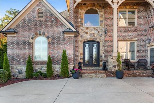 2711 Wildflower Way, Hoschton, GA, 30548-3654 | Card Image