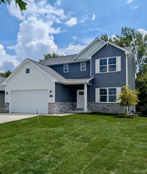 425 Jubilee Dr, Whitmore Lake, MI, 48189-9056 | Card Image