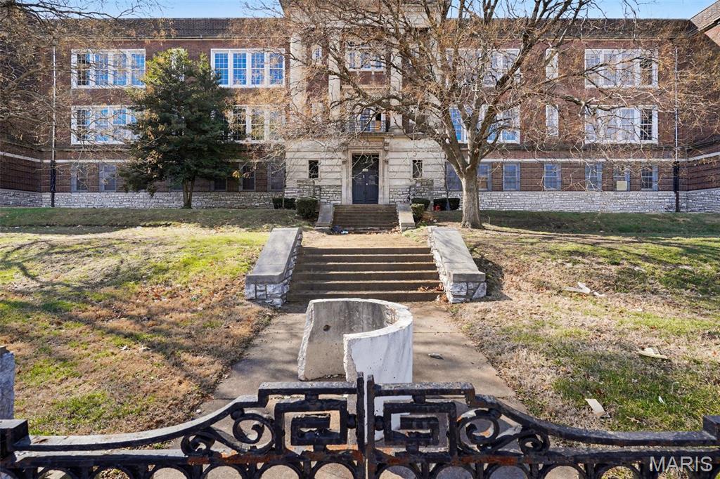 Commercial Sale in St Louis 3