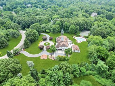 4 Old Wagon Lane, House other with 6 bedrooms, 5 bathrooms and null parking in Old Westbury NY | Image 3