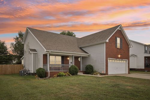 3407 Bradfield Dr, Clarksville, TN, 37042-8154 | Card Image