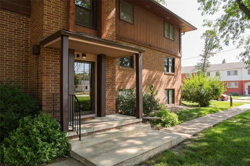 10-1900 50th St, Des Moines, IA, 50310-1563 | Card Image