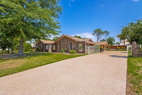 1209 Silverwood Trl, North Little Rock, AR, 72116-5137 | Card Image