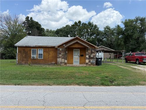 817 Crutcher St, Springdale, AR, 72764-5618 | Card Image