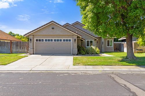 462 Chablis Way, Manteca, CA, 95337-6820 | Card Image